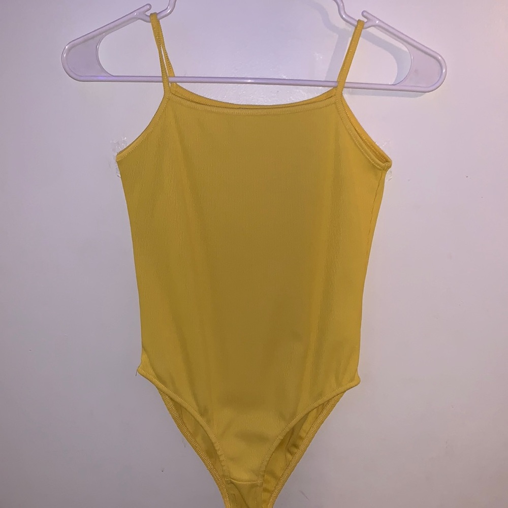 ✨ yellow ~forever 21~ bodysuit ✨